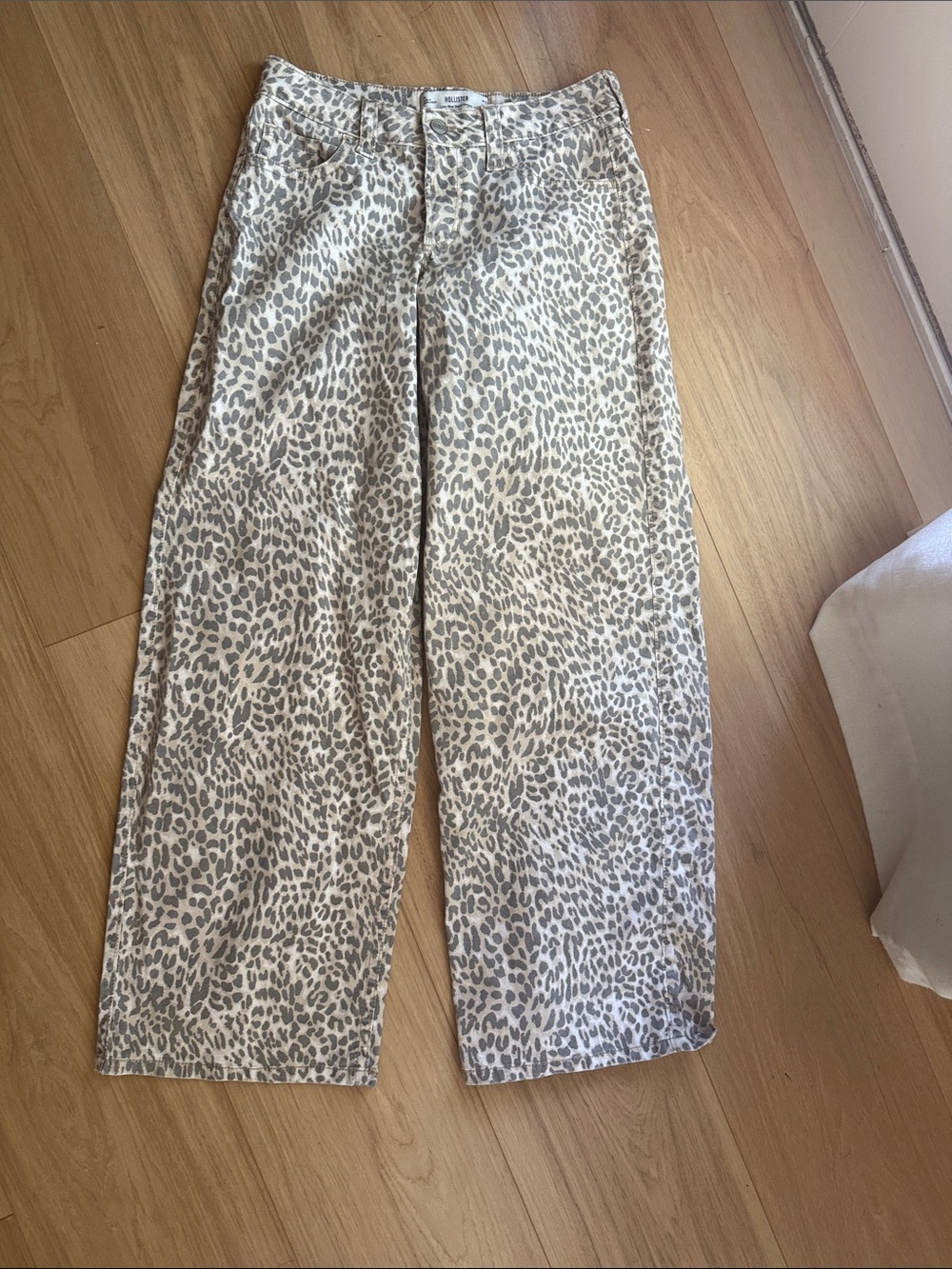 Hollister Wide-Leg Leopard Print Chinos in Beige and Gray